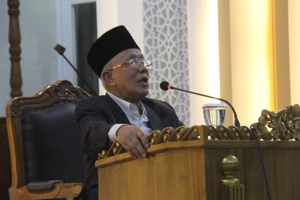 Ketua Dewan Pertimbangan MUI Jawa Barat, KH. Miftah Faridhl